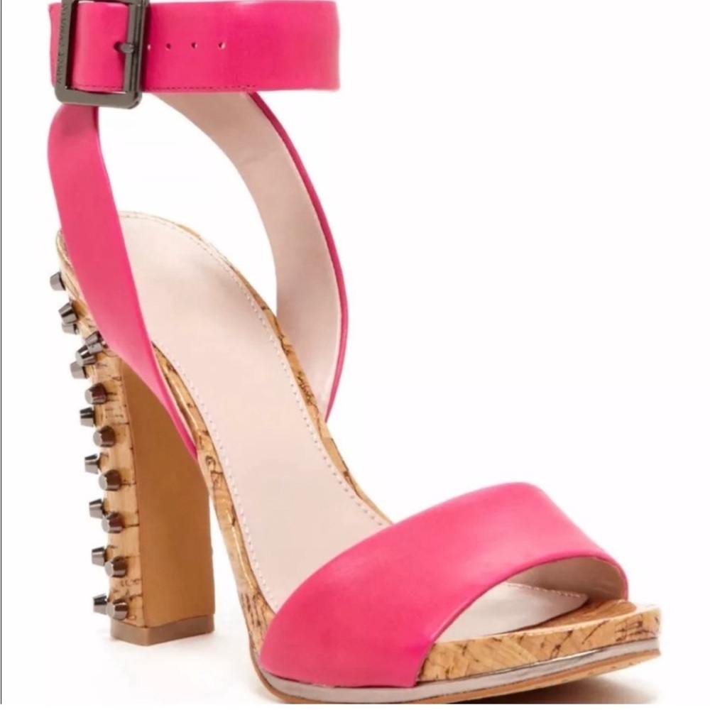 Vince Camuto “Altman”Hot Magenta Studded Heel 6.5M